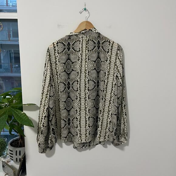 J. Crew Drapey Tie Neck Blouse in Snakeskin Print Size 2X - Picture 2 of 6